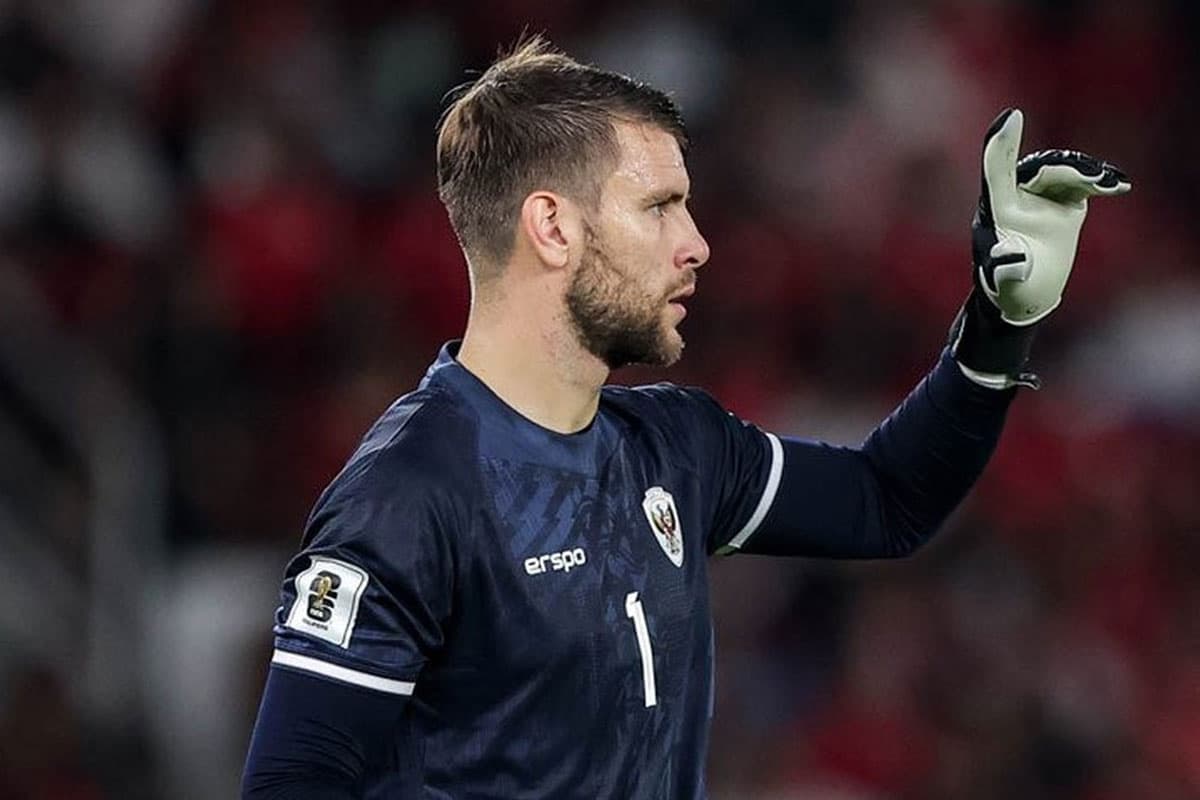 Ajax Amsterdam Dikabarkan Kontrak Maarten Paes